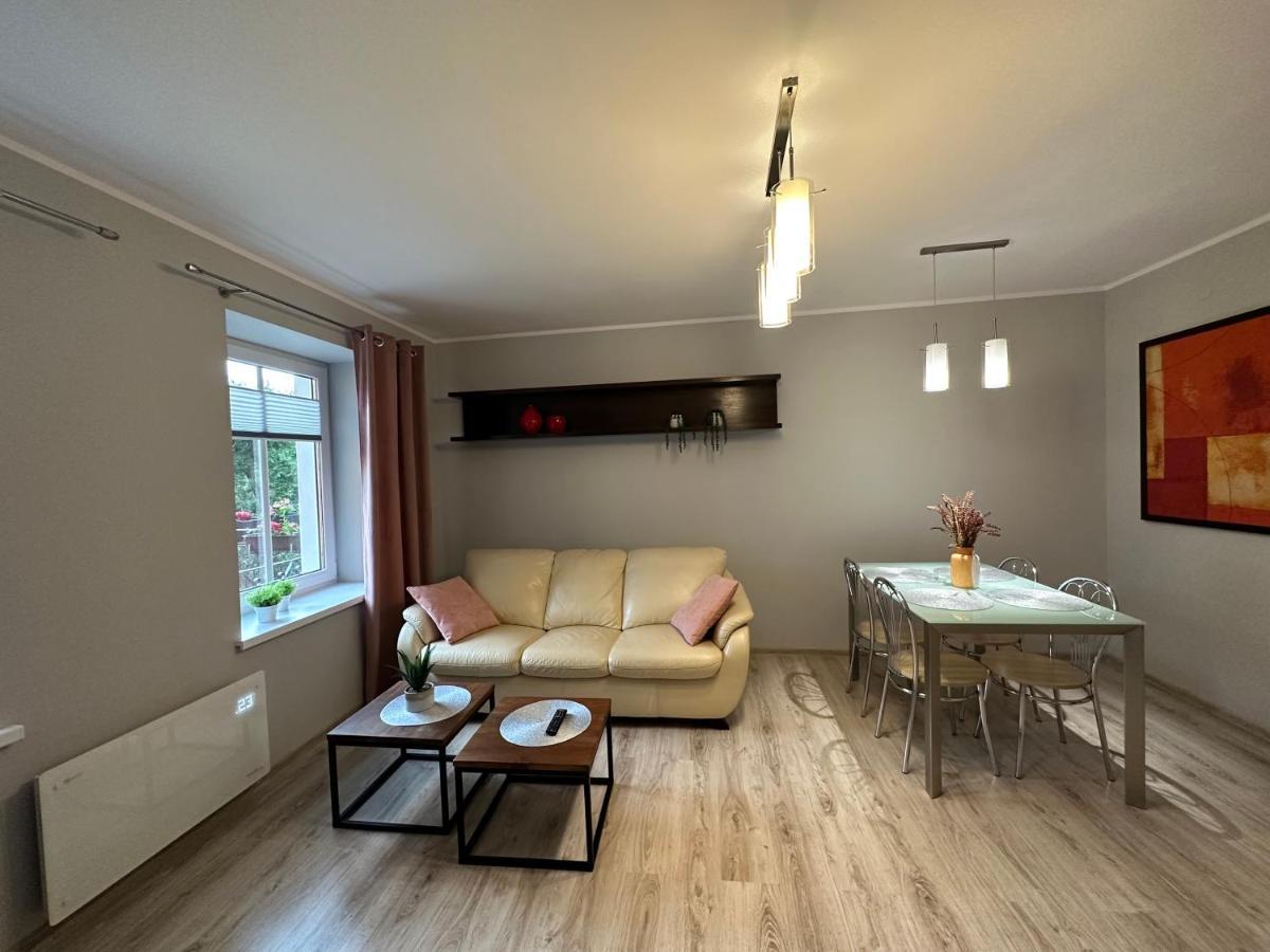Apartament Przy Cieplickich Tezniach Jelenia Gora Exterior photo